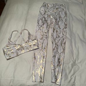 Cardon 38 Snake Skin Workout Set, Size Small Bra & Size Medium Leggings
